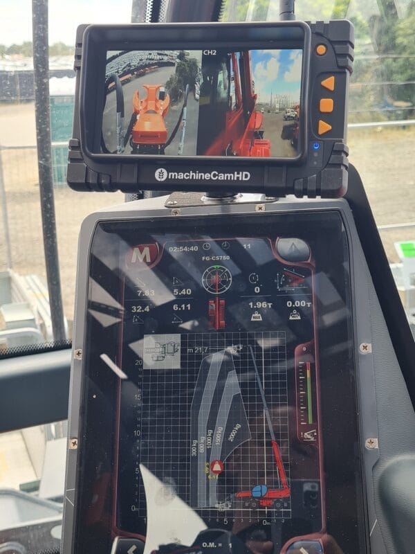 Magni Telehandler Screen of Wood Cracker