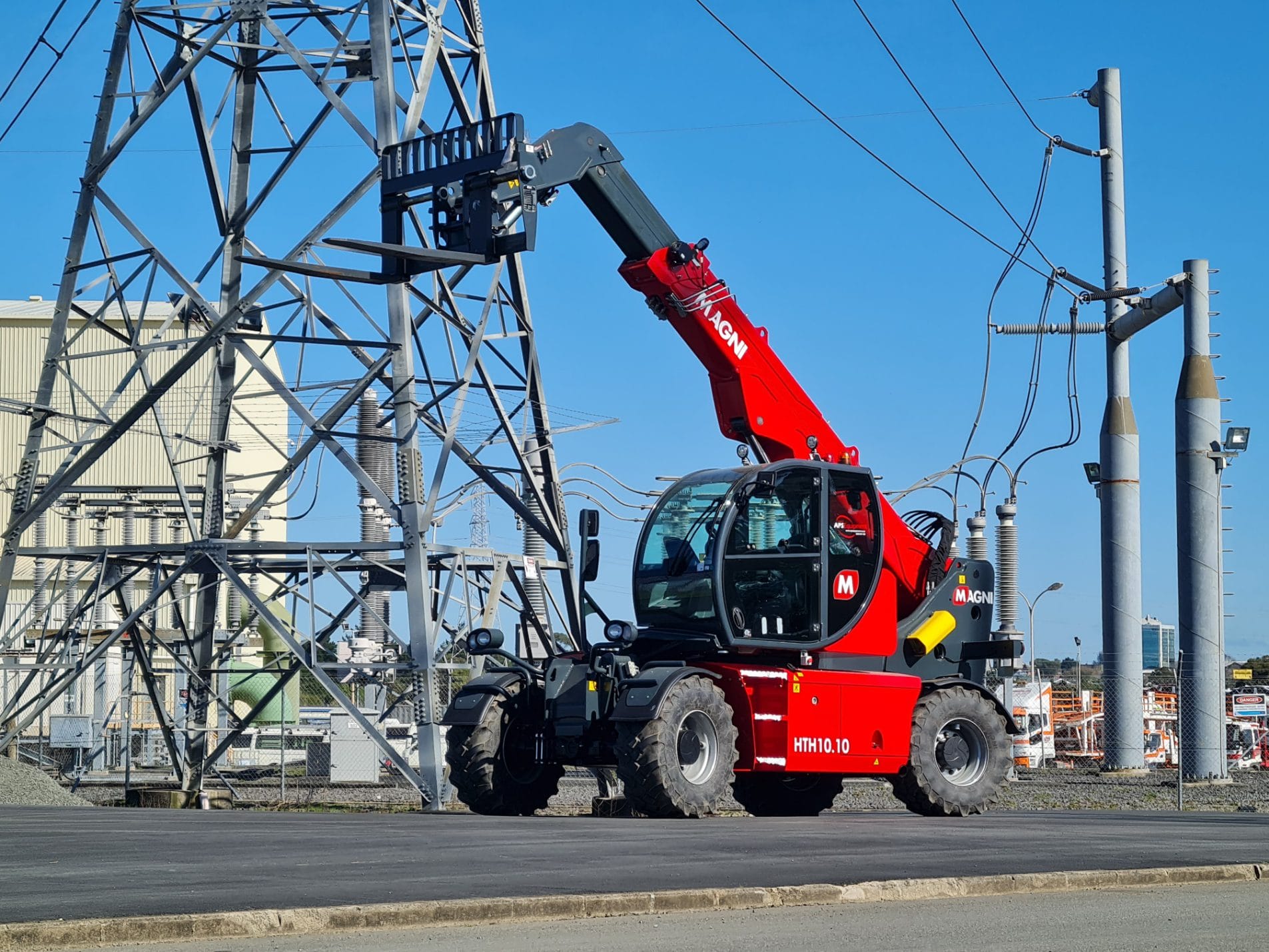 10-ton 10m -Magni HTH10.10 Telehandler - Image 5