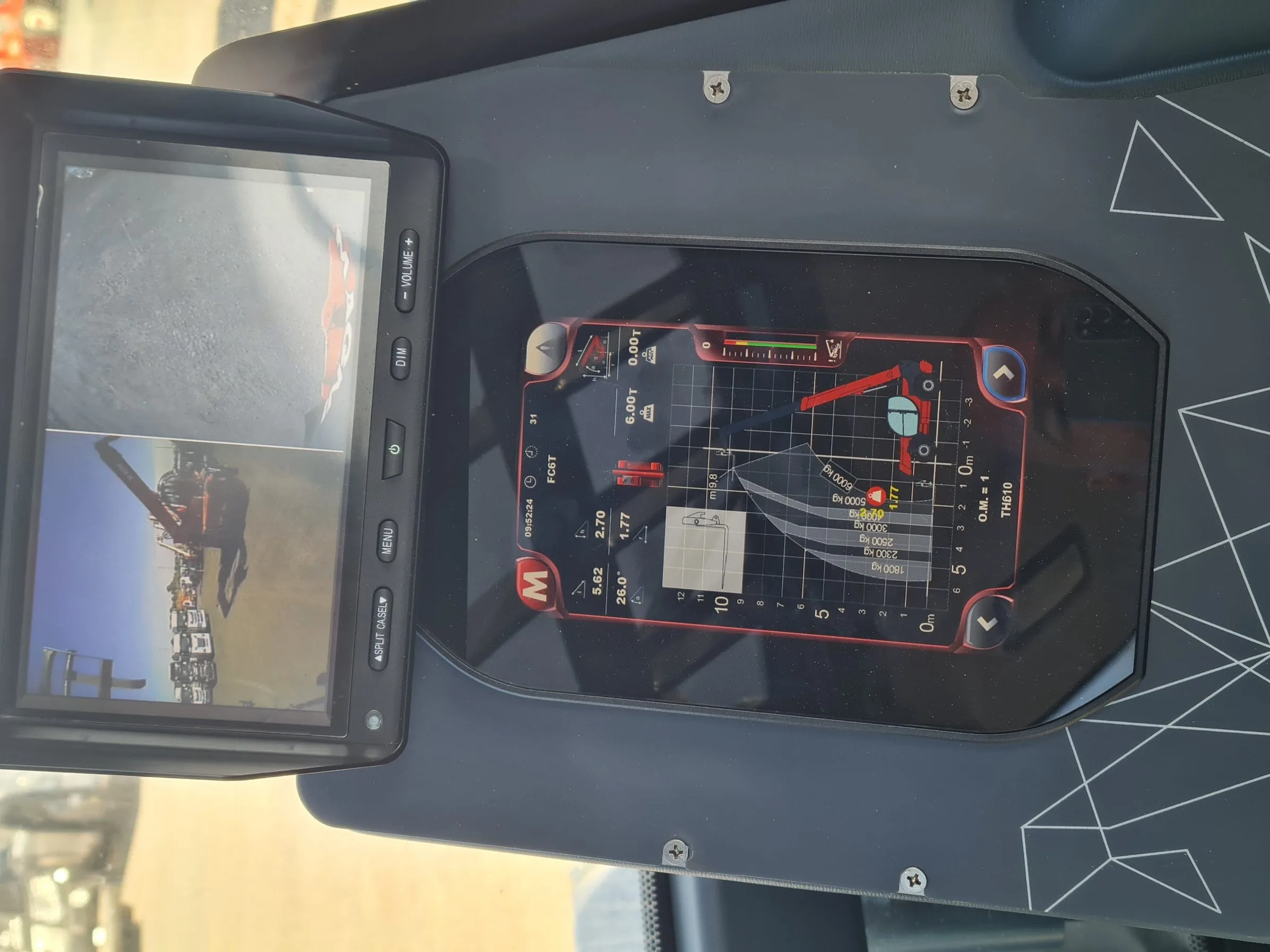 Magni TH6.10 Telehandler Screen